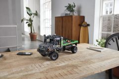 42129 LEGO Technic Uygulama Kumandalı 4x4 Mercedes-Benz Zetros Kamyon
