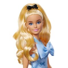Barbie Büyüleyici Parti Bebekleri - Mavi Fiyonklu Elbiseli- HYT93