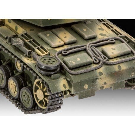 Revell Flakpanzer III''Ostwind'' (3,7 cm Flak 43) (03286)