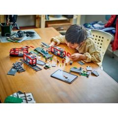 60423 LEGO® City Şehir Merkezi Tramvay İstasyonu