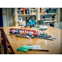 60423 LEGO® City Şehir Merkezi Tramvay İstasyonu