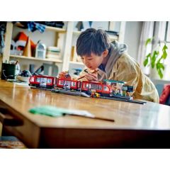 60423 LEGO® City Şehir Merkezi Tramvay İstasyonu