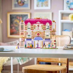 42704 LEGO® Friends Büyük Heartlake City Oteli