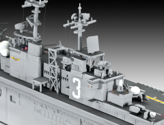 Revell Model Set Assault Carrier USS (65178)