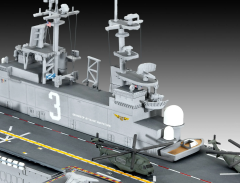 Revell Model Set Assault Carrier USS (65178)