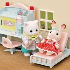 Sylvanian Families Köy Doktoru Başlangıç Seti (5705)