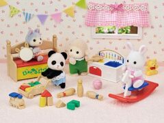 Sylvanian Families Tavşan ve Panda Bebeğin Oyun Odası (5709)
