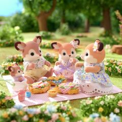Sylvanian Families Geyik Bebeklerin Çiçekli Salıncak Seti (5801)