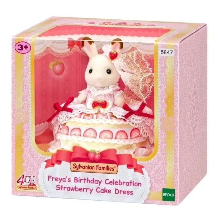 Sylvanian Families Freya’nın Doğum Günü Çilekli Pasta Elbisesi (5847)