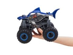 Revell Uzaktan Kumandalı Köpek Balığı Canavar Kamyonu (24558)