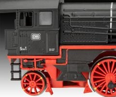 Revell Express Locomotive S3/6 BR18(5) Tender 2‘2’T (02168)