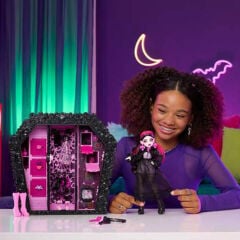Monster High Muhteşem Gardırop Draculaura Bebek ve Oyun Seti-  JMG63