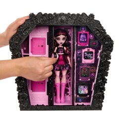 Monster High Muhteşem Gardırop Draculaura Bebek ve Oyun Seti-  JMG63