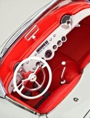 Revell 53 Chevrolet® Corvette Roadster (07718)