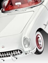 Revell 53 Chevrolet® Corvette Roadster (07718)