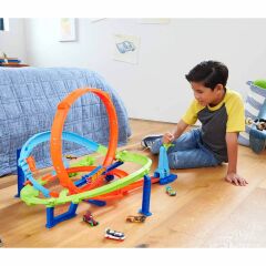Hot Wheels Bumerang Çemberli Yarış Pisti-  HTK16