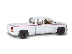 Revell 1999 Chevy® Silverado® Street Pickup (14538)