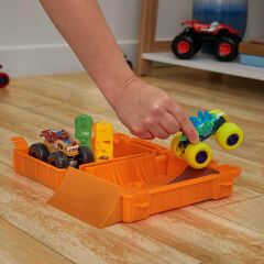 Hot Wheels Monster Trucks Taşınabilir Oyun Seti-  HXT04