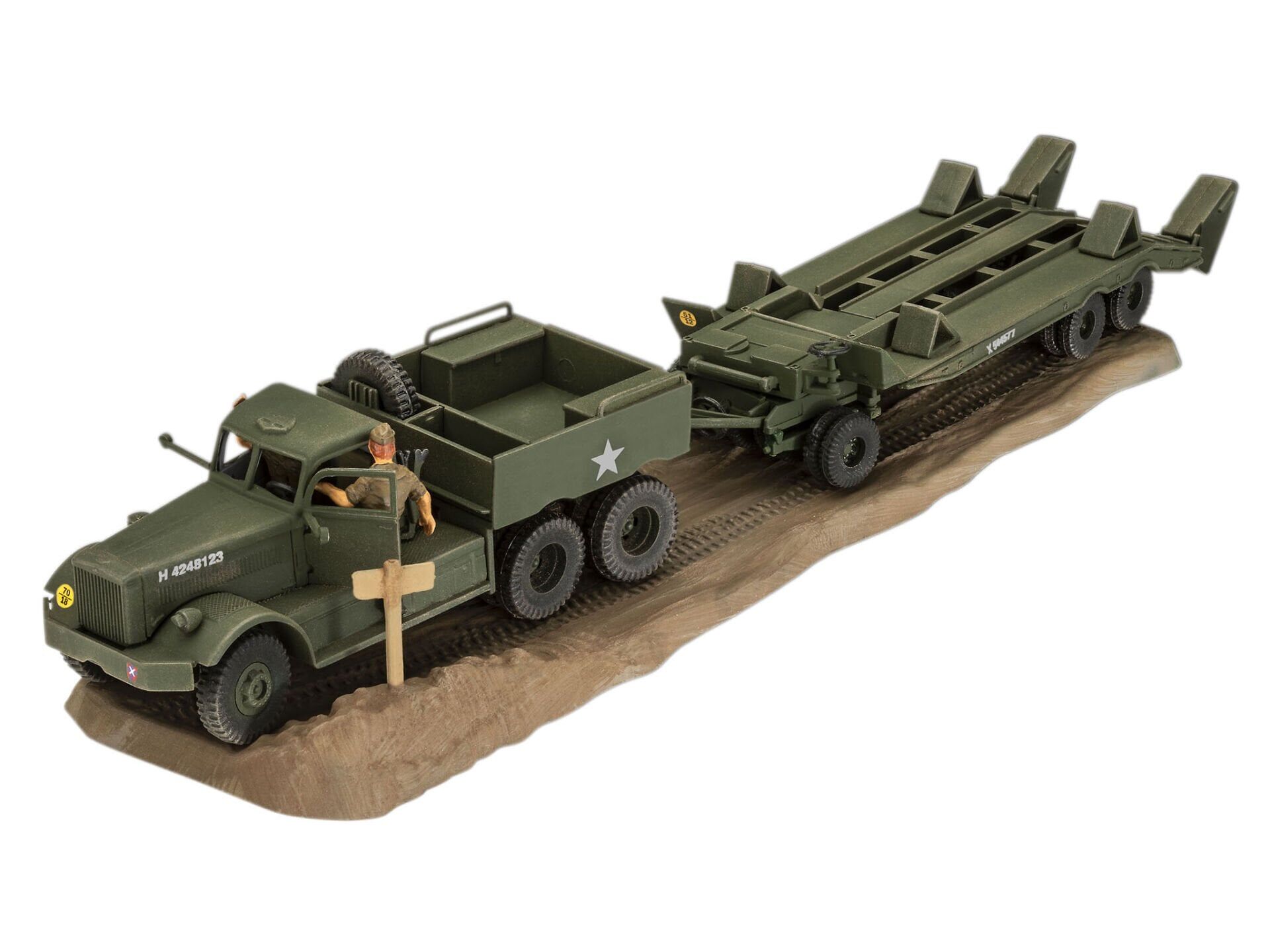 Revell M19 Tank Transporter Model Kit (03364)