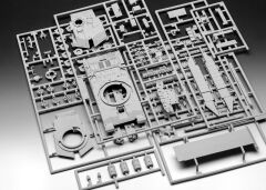 Revell Challenger 1 Model Kit (03365)