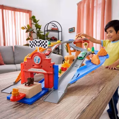 Disney Pixar Cars Radiator Springs Yarış ve Kurtarma Pisti Oyun Seti-  JFL57