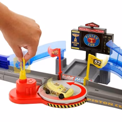 Disney Pixar Cars Piston Kupası Akrobasi Hız Pisti Oyun Seti- JHL42