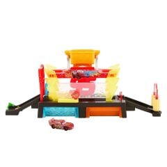 Disney Pixar Cars Renk Değiştiren Araba Yıkama Oyun Seti-  JBM70