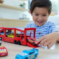 Disney Pixar Cars Mack Hauler Taşıyıcı Tır Oyun Seti-  HDN03