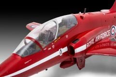 Revell BAe Hawk T.1A ''RAF Red Arrows'' Model Kit (04284)