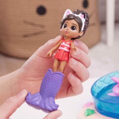 Gabby's Dollhouse Gabby ve Süslü Kedi Havuz Oyun Seti
