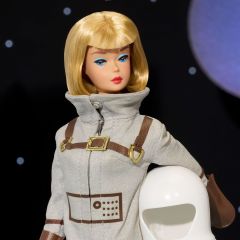 Barbie Astronot 60.Yıl Dönümü Nostaljik Bebek JBJ48