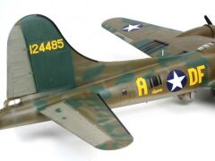 Revell Boeing B-17F Memphis Belle (04297)